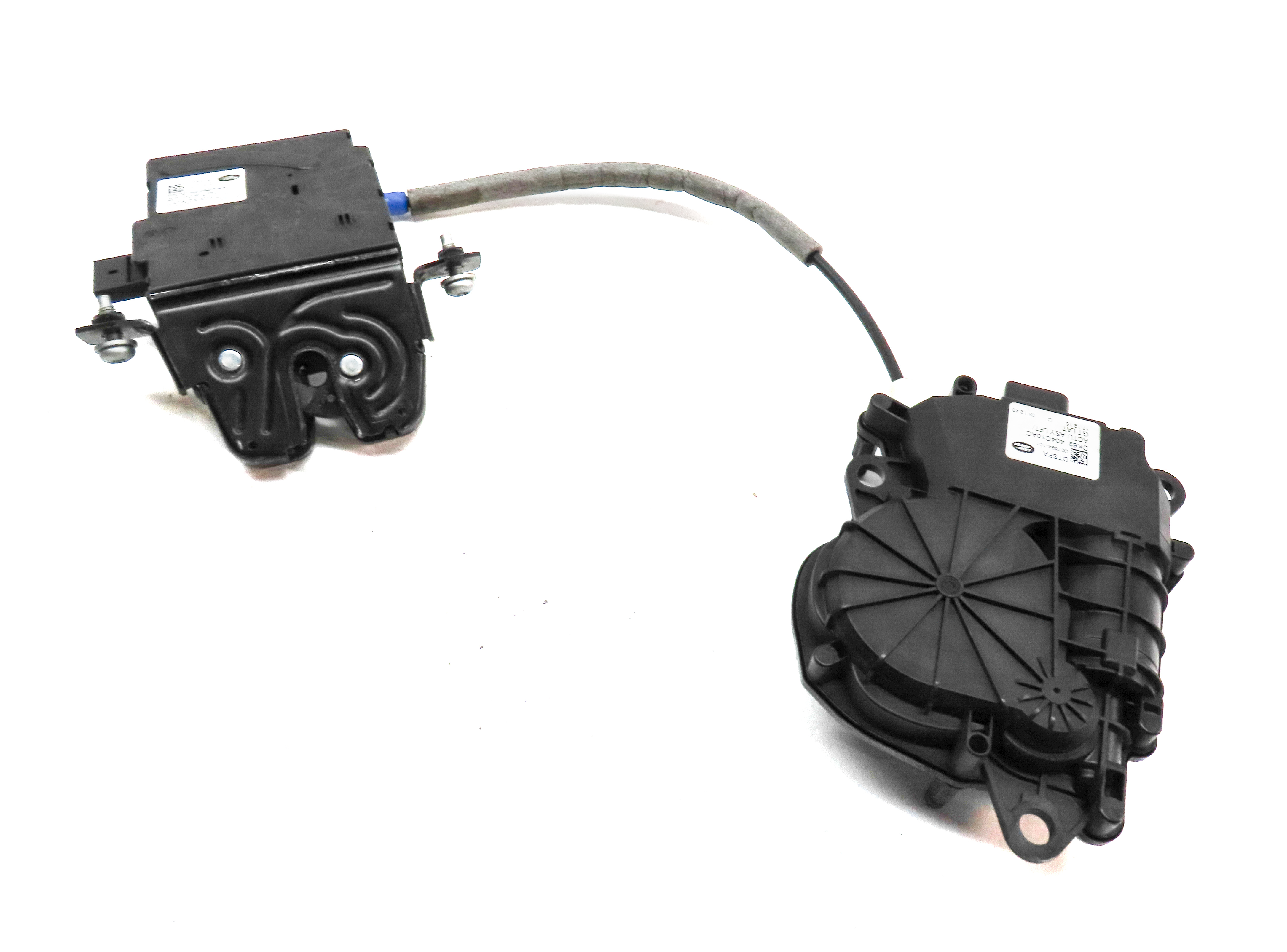 2016 LAND DISCOVERY SPORT (L550) REAR HATCH TRUNK LATCH w/ ACTUATOR MOTOR — exact item pictured